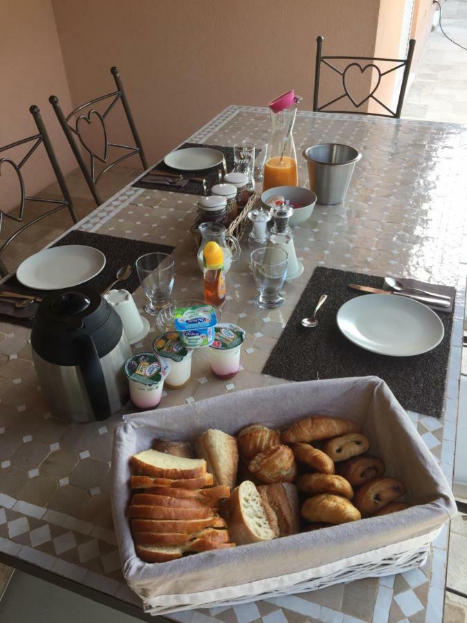 לינה וארוחת בוקר פייאנס Domaine Le Mas Sans Soucis מראה חיצוני תמונה